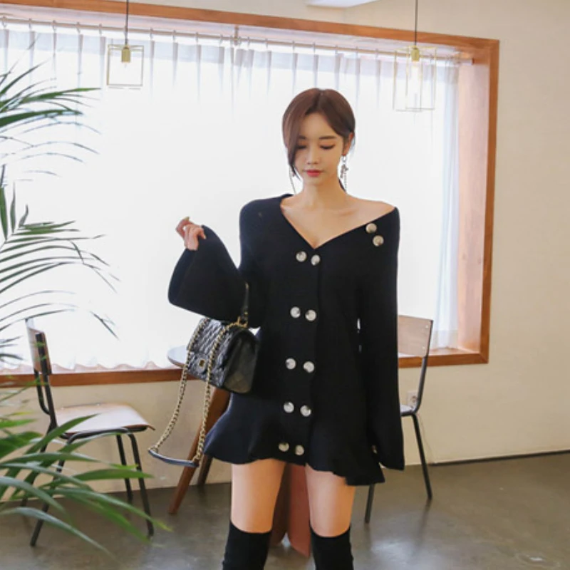 V-neck Double Breasted Women Long Cardigans Tops Single Breasted Long Sleeve Fashion Knitted Sweaters TA2667
V-neck Double Breasted Women Long Cardigans Tops Single Breasted Long Sleeve Fashion Knitted Sweaters TA2667