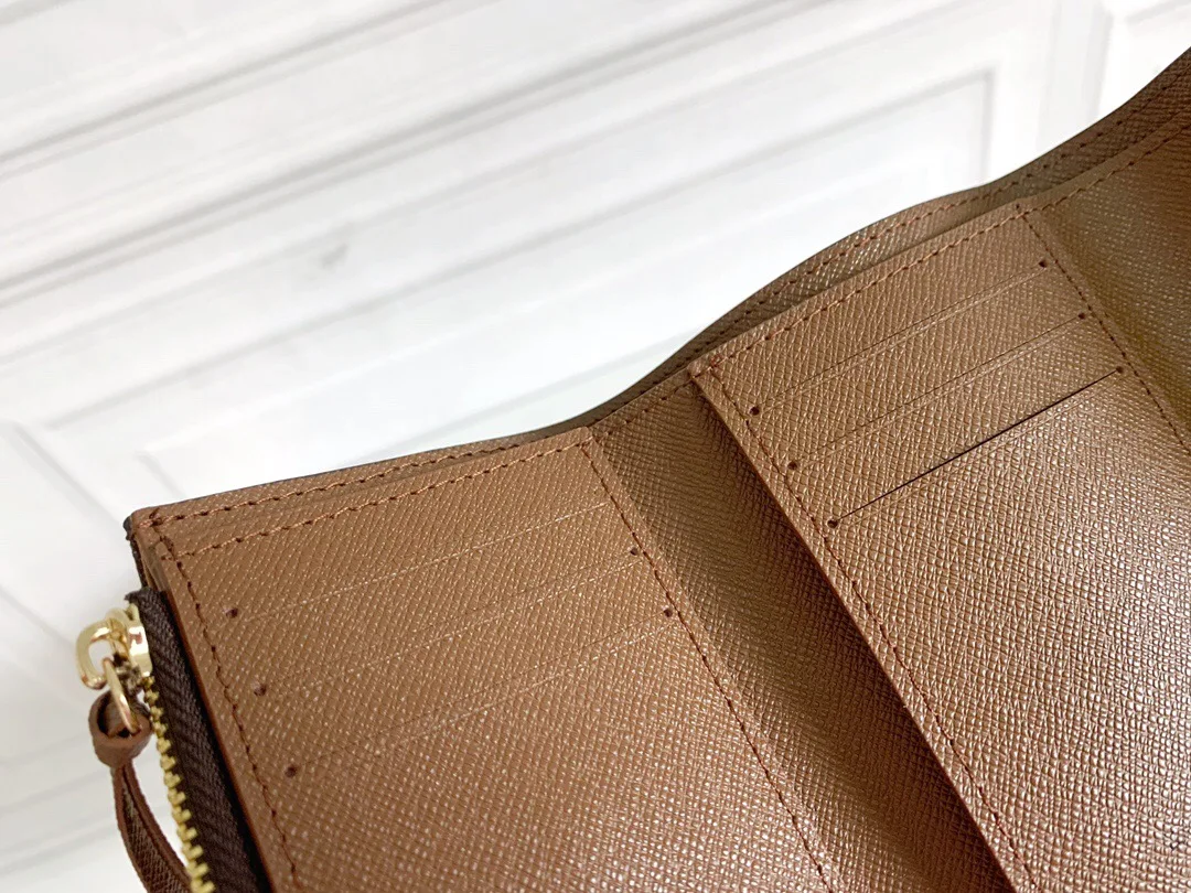 Top Quality Luxury Designer Folding Wallet Cute Coin Purse Women's Credit Card Holder wallet women money bag
Top Quality Luxury Designer Folding Wallet Cute Coin Purse Women's Credit Card Holder wallet women money bag