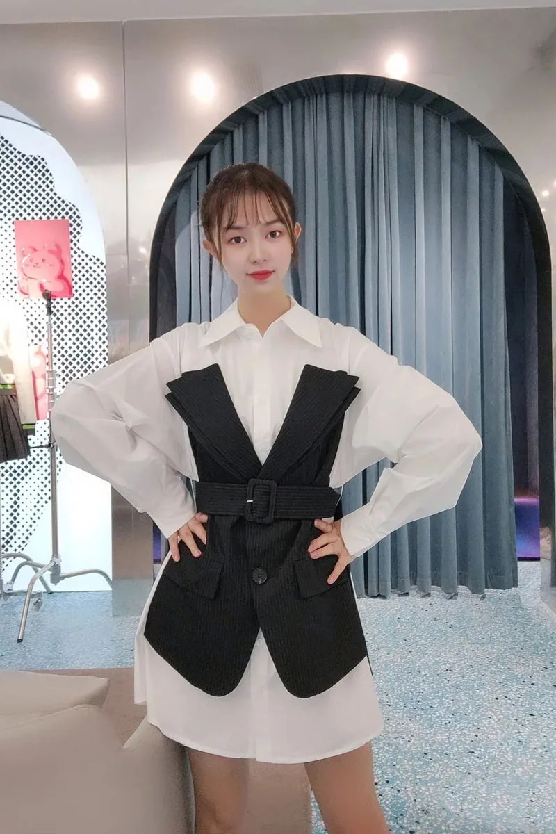 2021 Spring Women New Casual Black Striped Suit Stitching Belt Fake Two-Piece White Shirt Blouse Dress High Street Fashion
2021 Spring Women New Casual Black Striped Suit Stitching Belt Fake Two-Piece White Shirt Blouse Dress High Street Fashion