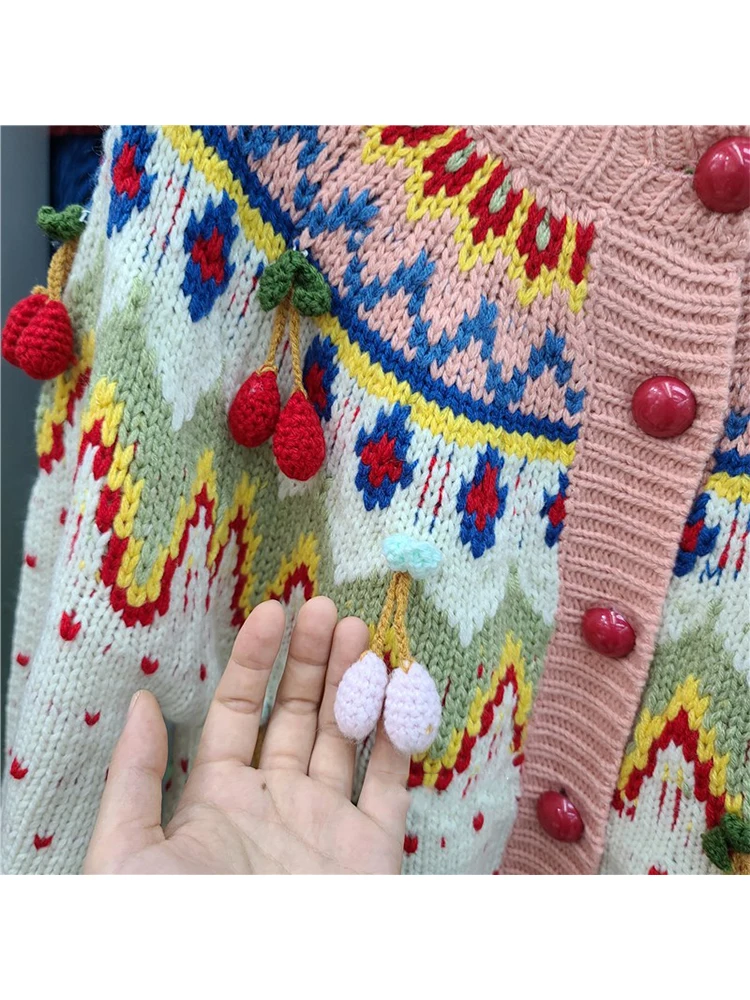 Heavy Craft Appliques Contrasting Color Geometric Patterns Round Neck Knitting Sweater Cardigan Ladies Autumn New Retro Jacquard
Heavy Craft Appliques Contrasting Color Geometric Patterns Round Neck Knitting Sweater Cardigan Ladies Autumn New Retro Jacquard