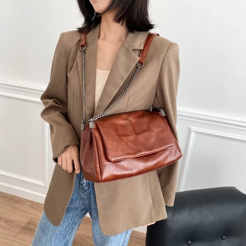 Vintage Fashion Female shoulder Bag 2020 New High Quality Oil Leather Women's Designer Handbag Chain Messenger Bag Purses 
Vintage Fashion Female shoulder Bag 2020 New High Quality Oil Leather Women's Designer Handbag Chain Messenger Bag Purses
