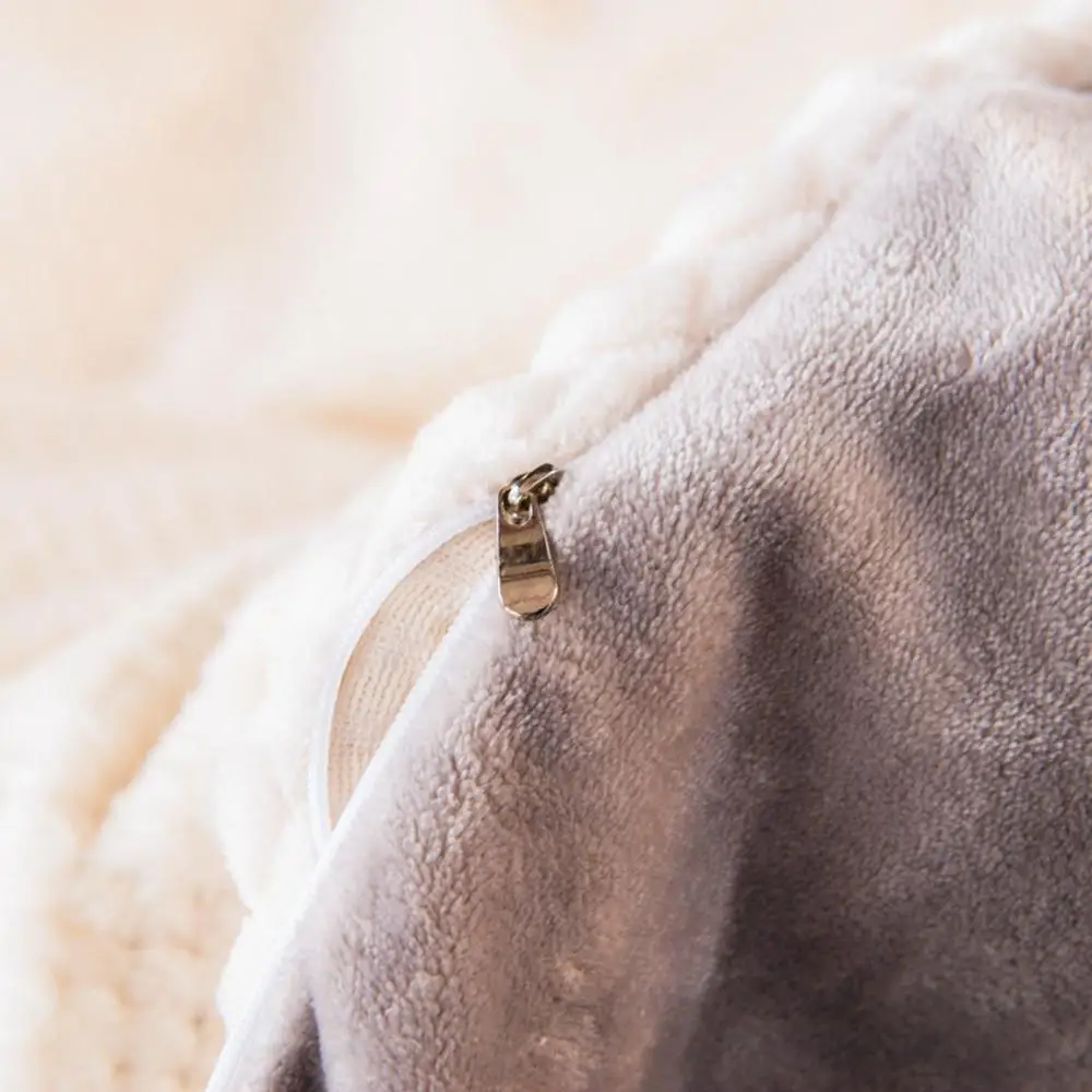 Home Textiles Winter Flannel Quilt Cover Soft Worm Brown Coral Fleece Comforter Cover 1pcs Thickening Warm Duvet Bedding Cover
Home Textiles Winter Flannel Quilt Cover Soft Worm Brown Coral Fleece Comforter Cover 1pcs Thickening Warm Duvet Bedding Cover