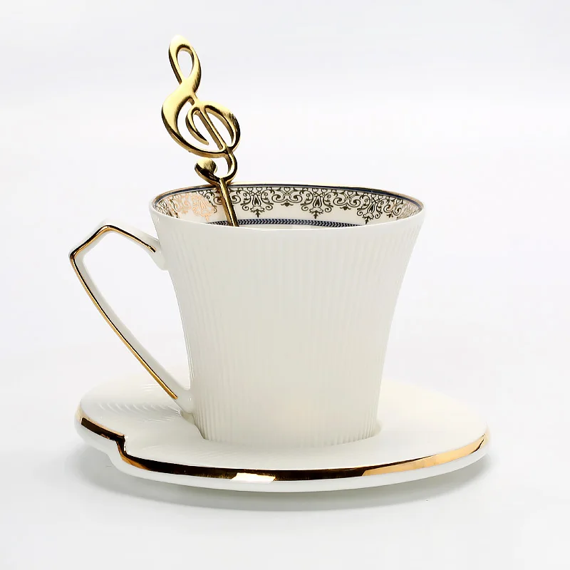 Luxury European Ceramic Coffee Cup With Spoon Green Creative Afternoon Tea Cups Reusable Office Porcelain Christmas Cup BA60BYD
Luxury European Ceramic Coffee Cup With Spoon Green Creative Afternoon Tea Cups Reusable Office Porcelain Christmas Cup BA60BYD