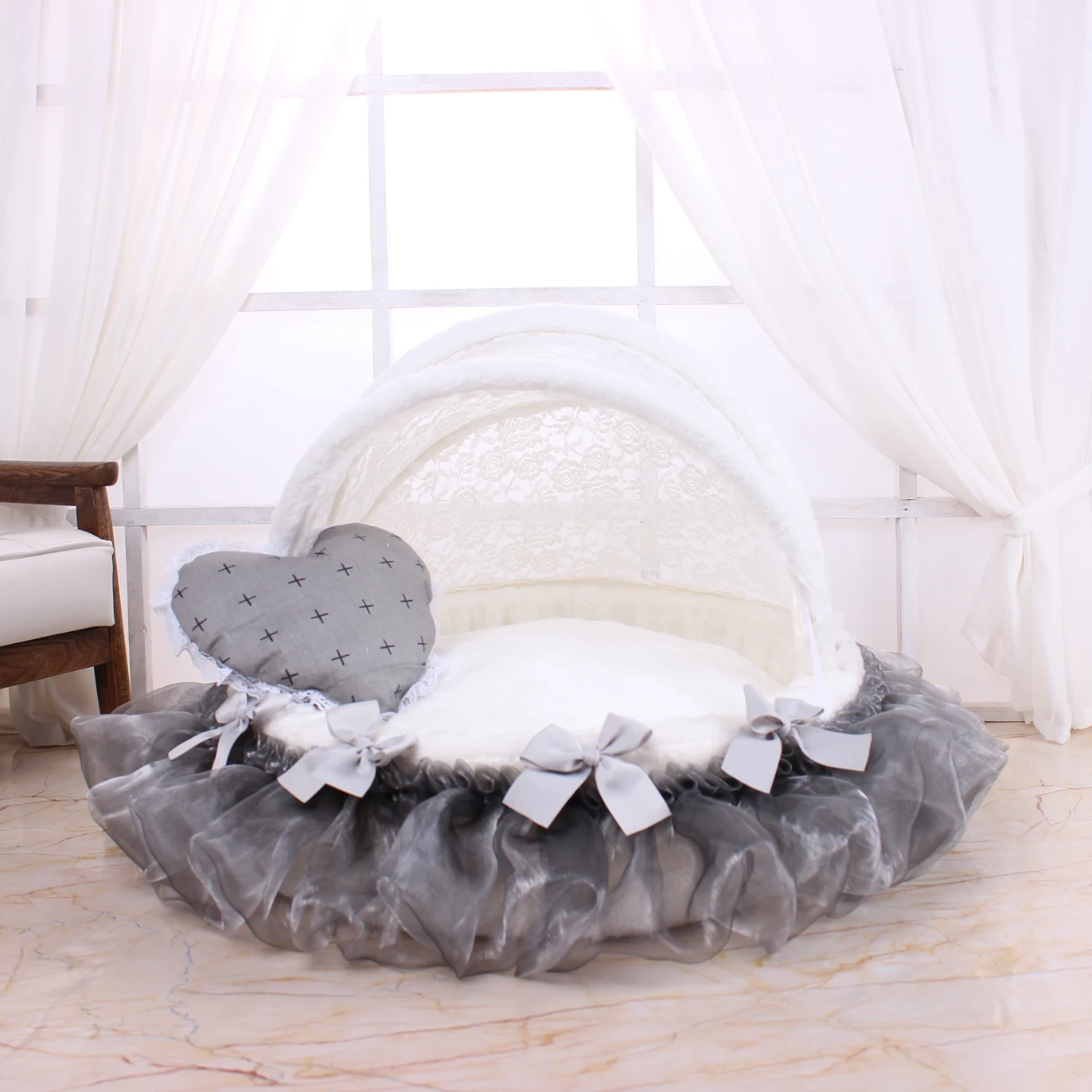 Exquisite Doghouse Lace Dog Cradle Nest Luxury Dog Bed Palace Style Pet Cradle Bed High-End Fashion Dog Bed
Exquisite Doghouse Lace Dog Cradle Nest Luxury Dog Bed Palace Style Pet Cradle Bed High-End Fashion Dog Bed