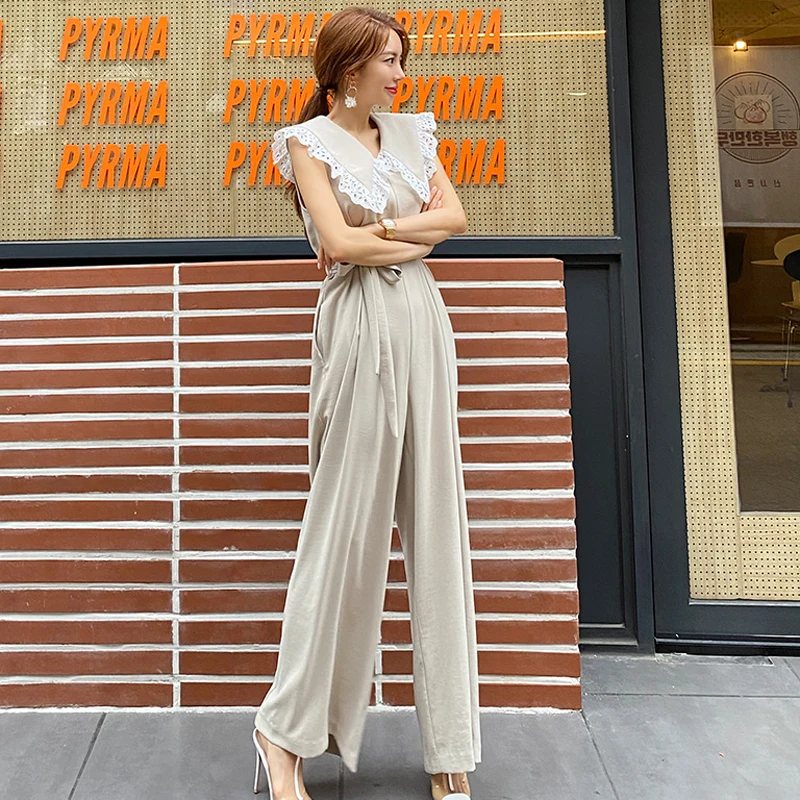 Summer Women's Lace Lapel Sleeveless Jumpsuit 2021 Korean Style Loose High Waist Wide Leg Pants Fashion Lace Jumpsuit Female
Summer Women's Lace Lapel Sleeveless Jumpsuit 2021 Korean Style Loose High Waist Wide Leg Pants Fashion Lace Jumpsuit Female