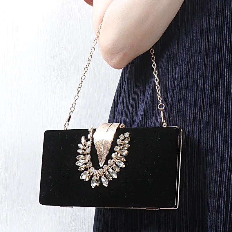 Sweet Square Evening Gift Bag Ladies Flocking Diamond Banquet Clutch All-match Long and Short Chain Dress Evening Bag Card Bag
Sweet Square Evening Gift Bag Ladies Flocking Diamond Banquet Clutch All-match Long and Short Chain Dress Evening Bag Card Bag