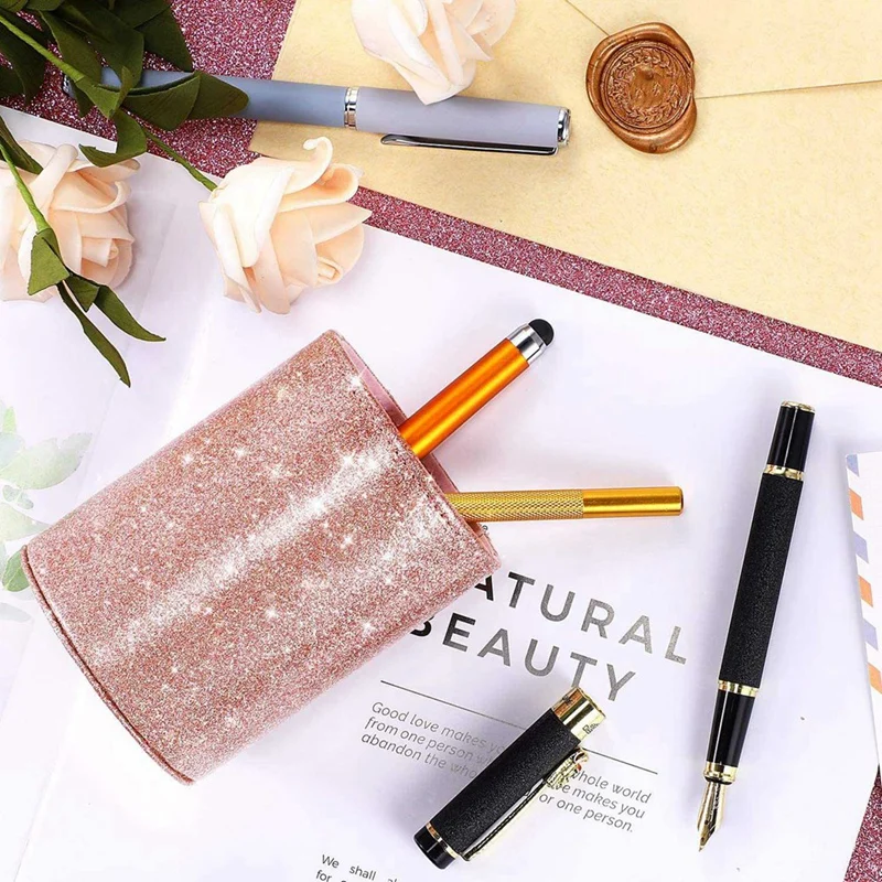 2PCS PU Glitter Pen Holder Pencil Cup Shiny Makeup Brush Holder Organizer Cup (Rose Gold & Purple)
2PCS PU Glitter Pen Holder Pencil Cup Shiny Makeup Brush Holder Organizer Cup (Rose Gold & Purple)