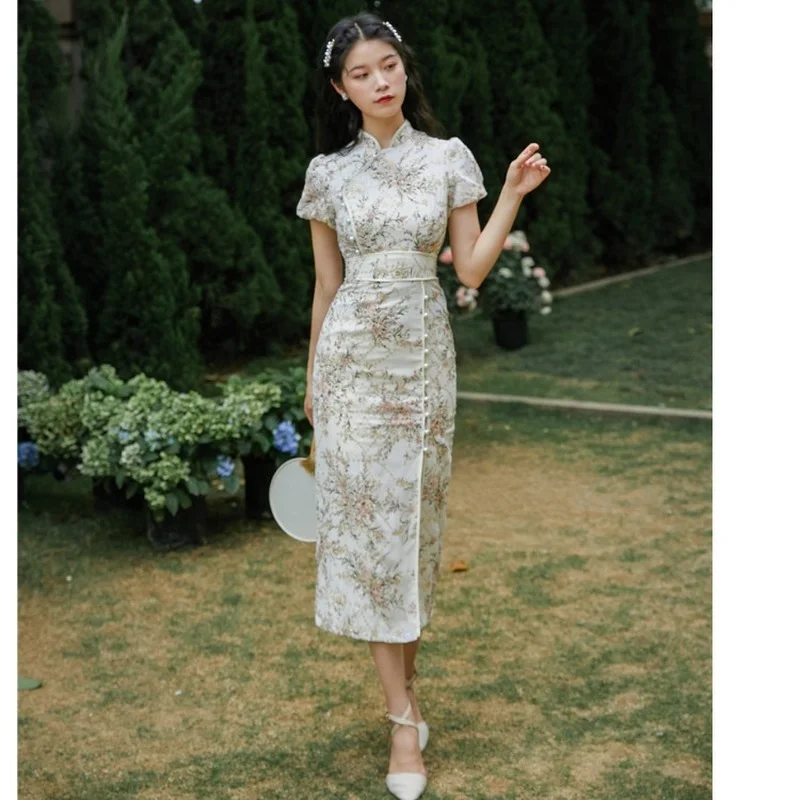 Cheongsam Floral Embroidery Retro Skirt Silk Qipao Bodycon Dress for Women Oriental Vintage Clothing Party Lady Vestidos 2021
Cheongsam Floral Embroidery Retro Skirt Silk Qipao Bodycon Dress for Women Oriental Vintage Clothing Party Lady Vestidos 2021