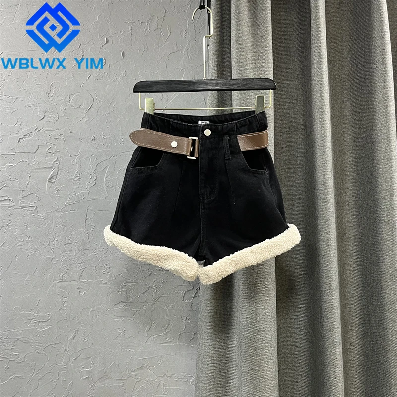 High Waist Denim Shorts Women Thick Warm Lambswool Fashion Leather Spliced Jeans Shorts Female Winter Loose Wide Leg Short Pants
High Waist Denim Shorts Women Thick Warm Lambswool Fashion Leather Spliced Jeans Shorts Female Winter Loose Wide Leg Short Pants