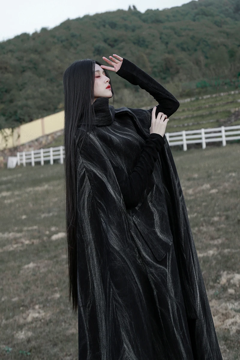 UMI MAO Spring New Night Smoke Self-made Heavy Industry Woolen Cloak Female Chinese Style Retro
UMI MAO Spring New Night Smoke Self-made Heavy Industry Woolen Cloak Female Chinese Style Retro