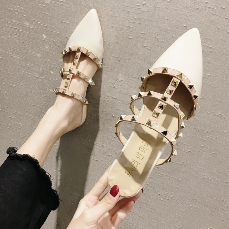 Women's Outdoor Slippers Summer New Rivets Half Slippers Pointed Toe Chunky Heel 2021 Closed Toe Ins Popular Net Red Sandals 
Women's Outdoor Slippers Summer New Rivets Half Slippers Pointed Toe Chunky Heel 2021 Closed Toe Ins Popular Net Red Sandals