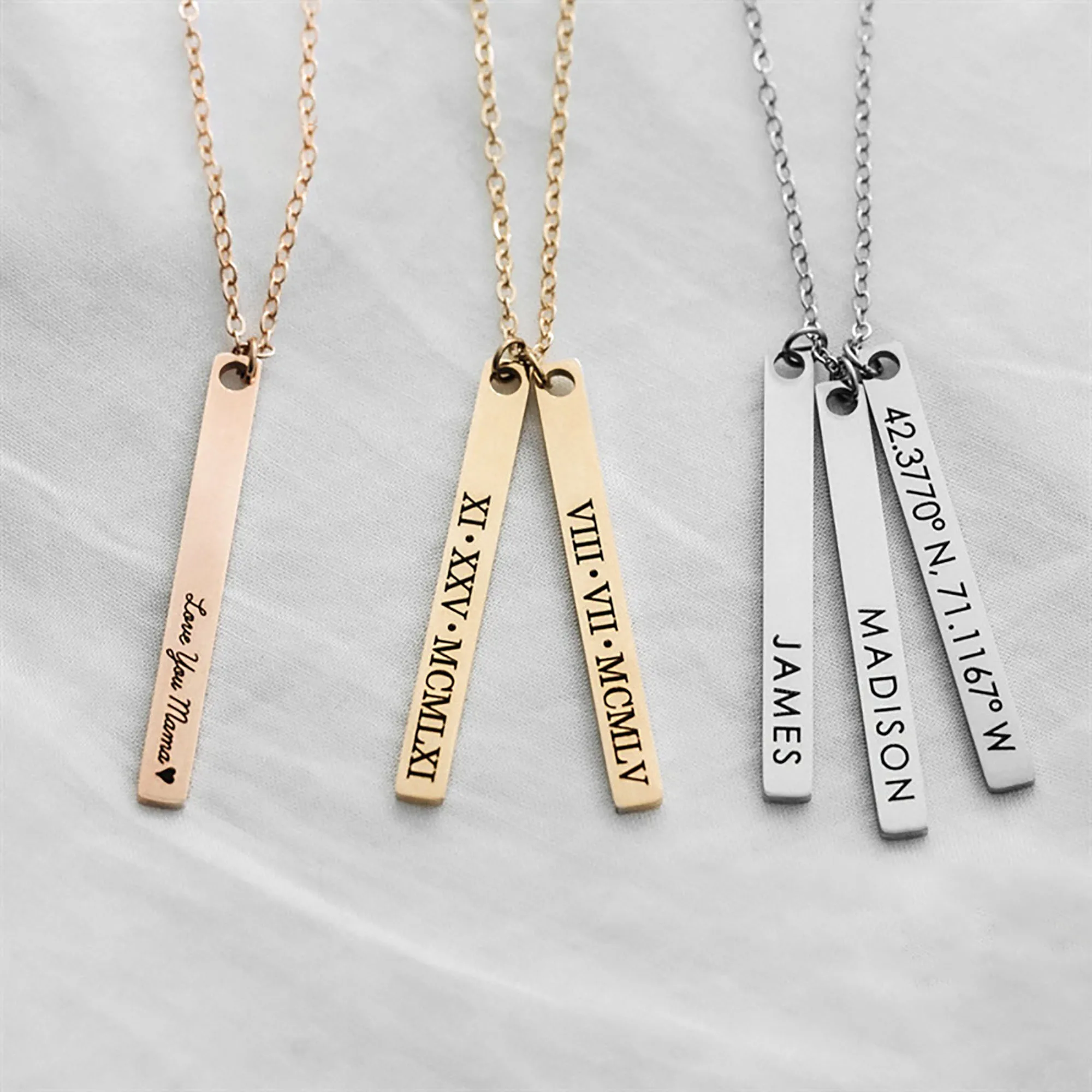 Ожерелье с прямоугольным кулоном с надписью на заказ
Ожерелье с прямоугольным кулоном с надписью на заказ