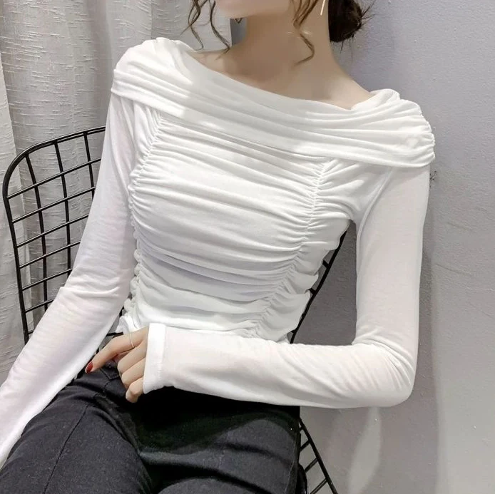 One line shoulder top shows thin age reduction French gentle spring sweet wind new style of autumn 2020
One line shoulder top shows thin age reduction French gentle spring sweet wind new style of autumn 2020