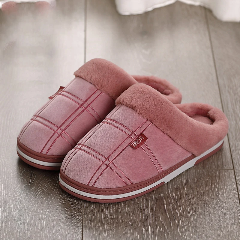 Men shoes winter Slippers Suede Gingham Plush Velvet Indoor shoes for Men Home Slippers 2021 Non slip Waterproof Male slipper
Men shoes winter Slippers Suede Gingham Plush Velvet Indoor shoes for Men Home Slippers 2021 Non slip Waterproof Male slipper