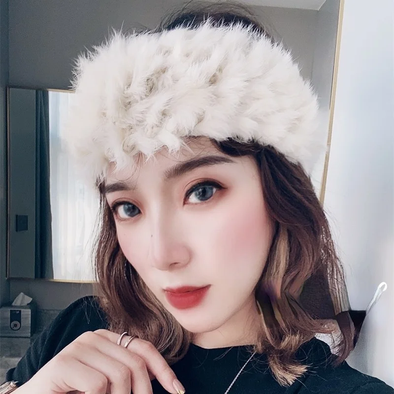 New European Real Rabbit Fur Headband Ladies Winter Headdress Warm Fur Straw Hat Retro Wide-brimmed Plush Hair Band Accessories
New European Real Rabbit Fur Headband Ladies Winter Headdress Warm Fur Straw Hat Retro Wide-brimmed Plush Hair Band Accessories