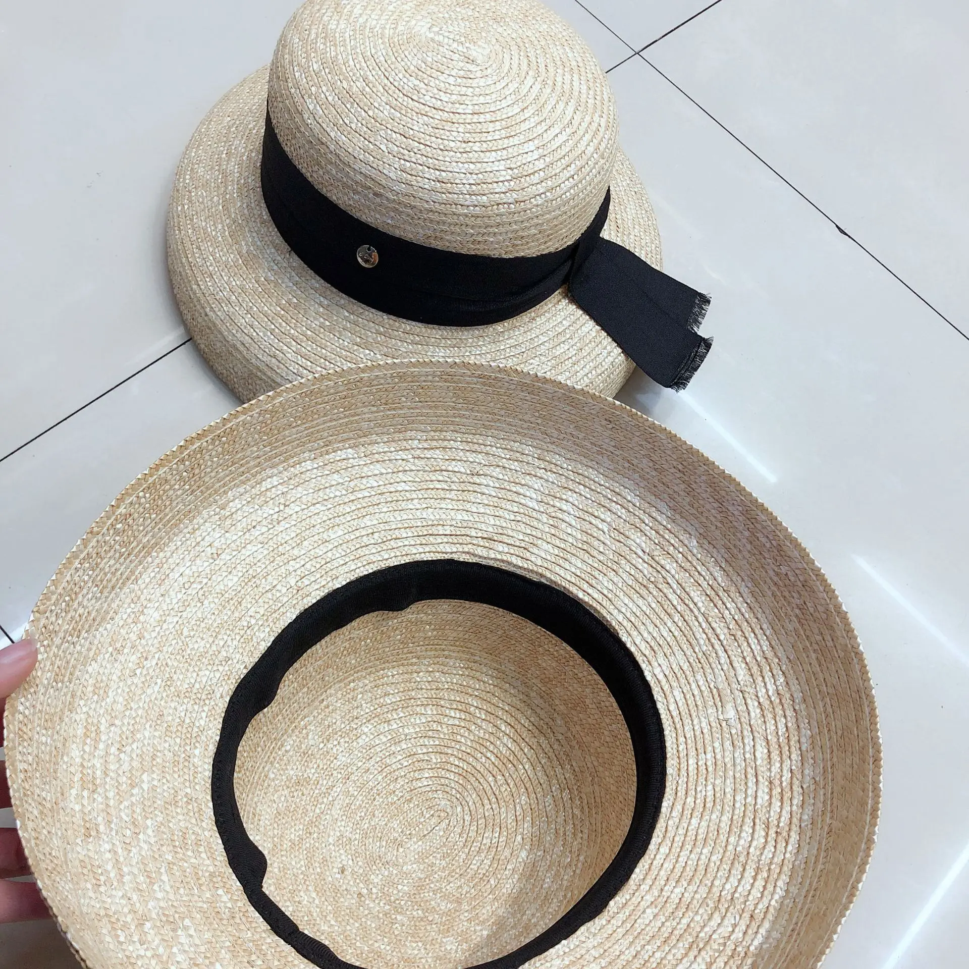 202102-2509264 new summer Hepburn style ribbon handmade straw grace street lady sun cap women leisure hat
202102-2509264 new summer Hepburn style ribbon handmade straw grace street lady sun cap women leisure hat