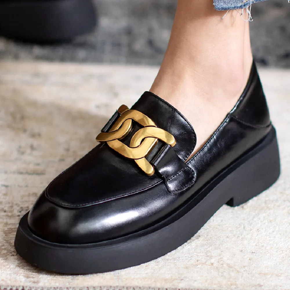 Women's genuine leather slip-on platform flats loafers big chain decoration round toe soft comfortable casual moccasins shoes
Women's genuine leather slip-on platform flats loafers big chain decoration round toe soft comfortable casual moccasins shoes