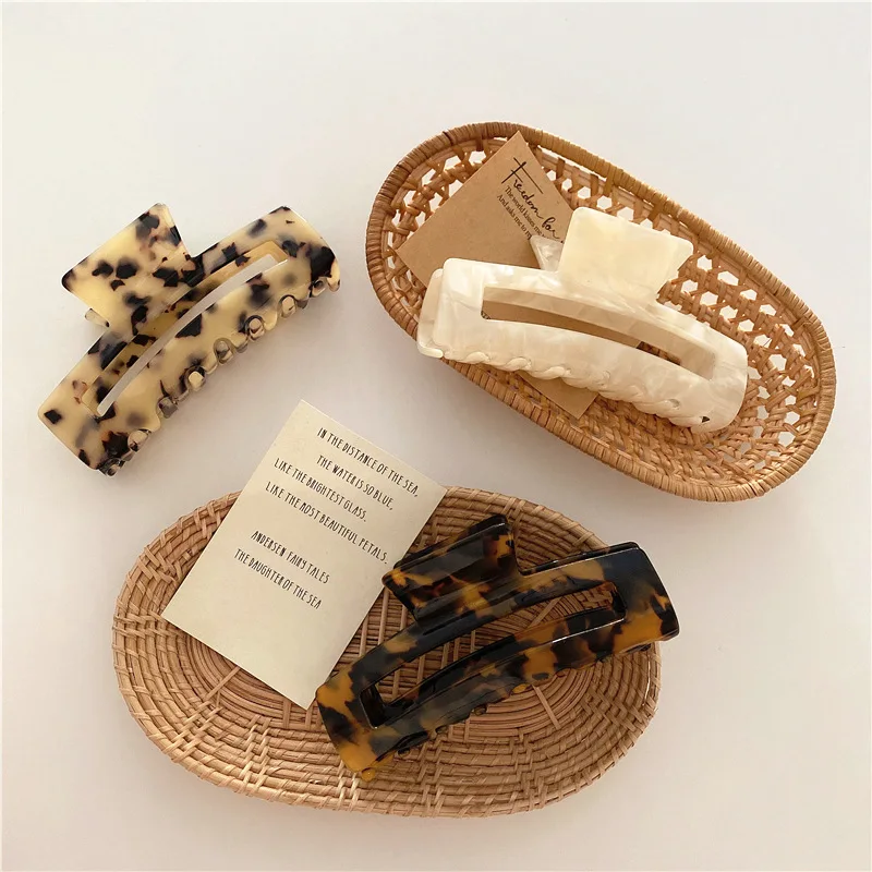 Hollow Square Tortoiseshell Leopard Hair Clip Hair Claw for Women Hair Accessorie
Hollow Square Tortoiseshell Leopard Hair Clip Hair Claw for Women Hair Accessorie