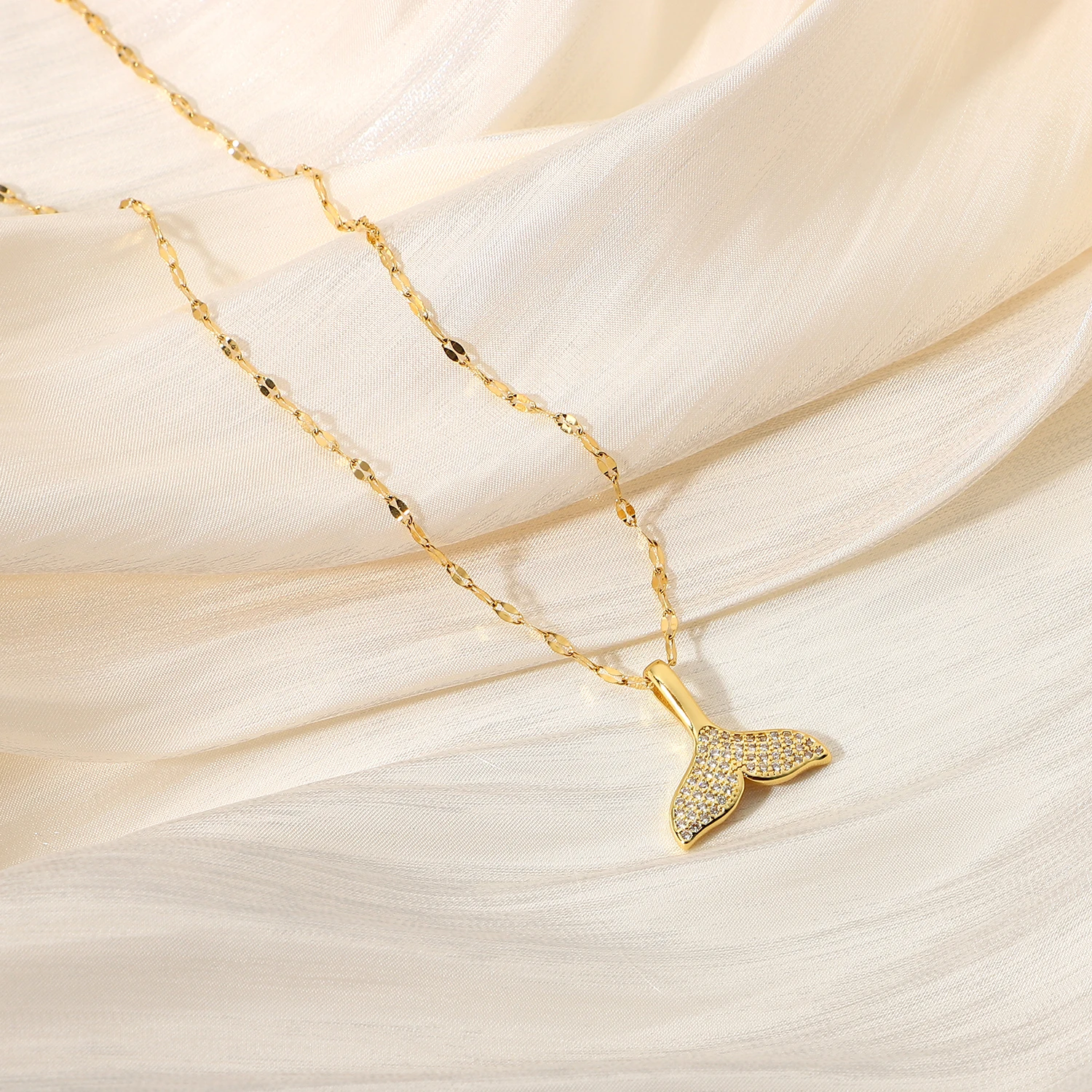 18K Gold Plated Stainless Steel Chokers Necklace For Women Elegant Full Zircon Mermaid Tail Pendant Necklace Party Jewelry
18K Gold Plated Stainless Steel Chokers Necklace For Women Elegant Full Zircon Mermaid Tail Pendant Necklace Party Jewelry