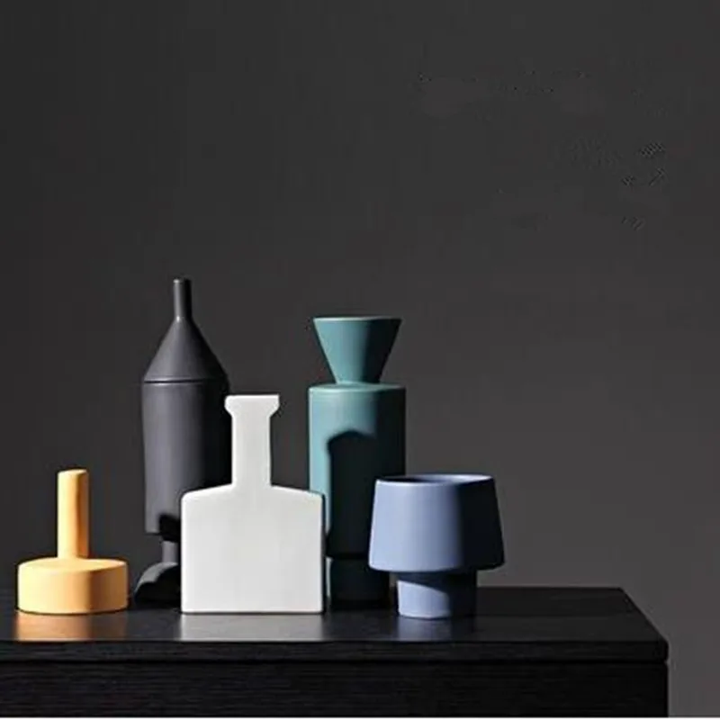 European-style ceramic vase, colorful artwork, home office restaurant bar desktop decoration gift
European-style ceramic vase, colorful artwork, home office restaurant bar desktop decoration gift