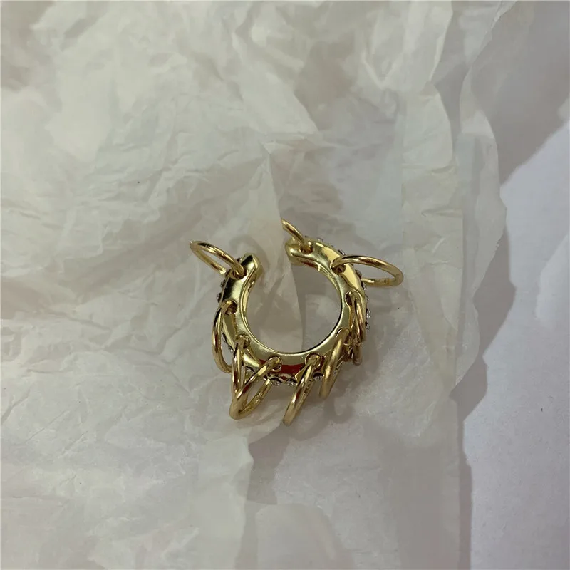 LOVOACC Chic Hollow Irregular Twist Circle Earrings for Women Gold Color Metallic Geometric Clip Earrings Minimalist Jewelry
LOVOACC Chic Hollow Irregular Twist Circle Earrings for Women Gold Color Metallic Geometric Clip Earrings Minimalist Jewelry