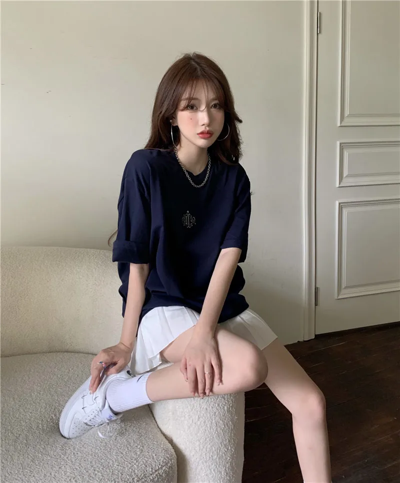 7027 women new summer loose mid-length bottoms missing print white short-sleeved T-shirt
7027 women new summer loose mid-length bottoms missing print white short-sleeved T-shirt
