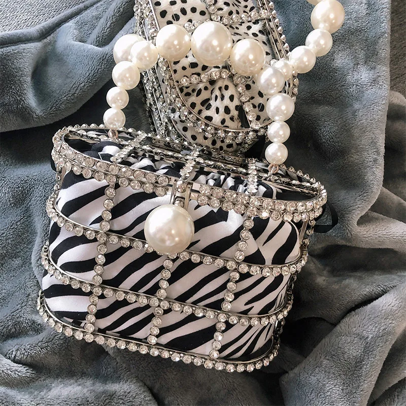 Diamonds Basket Evening Bags Women New Luxury Pearls Handle Metallic Cage Zebra Print Clutch Purses And Handbags Sac Femme
Diamonds Basket Evening Bags Women New Luxury Pearls Handle Metallic Cage Zebra Print Clutch Purses And Handbags Sac Femme