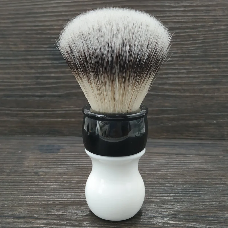 dscosmetic 26MM soft synthetic hair knots shaving brush with double color handle
dscosmetic 26MM soft synthetic hair knots shaving brush with double color handle