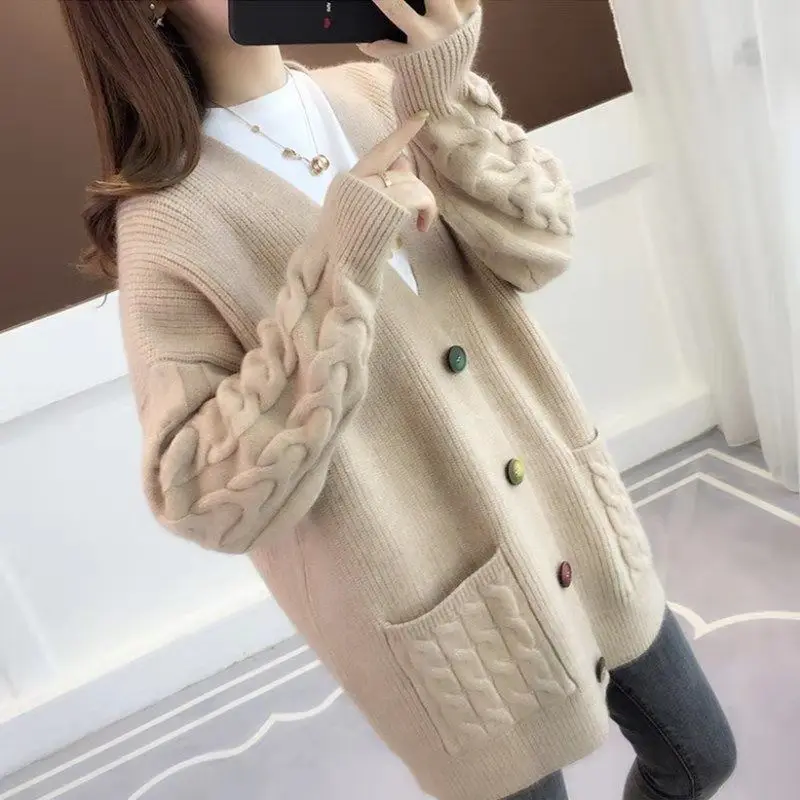 Women Plus Size Cardigan Sweater 2020 Autumn Winter V-Neck Single Breasted Casual Loose Warm Knitted Coat Female Ropa Mujer 3XL
Women Plus Size Cardigan Sweater 2020 Autumn Winter V-Neck Single Breasted Casual Loose Warm Knitted Coat Female Ropa Mujer 3XL