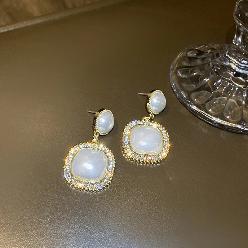 Pearl Square Earrings Classic Pearl Earrings For Woman Korean Fashion Jewelry luxury party girl unusual Earrings Elegant Lady
Pearl Square Earrings Classic Pearl Earrings For Woman Korean Fashion Jewelry luxury party girl unusual Earrings Elegant Lady