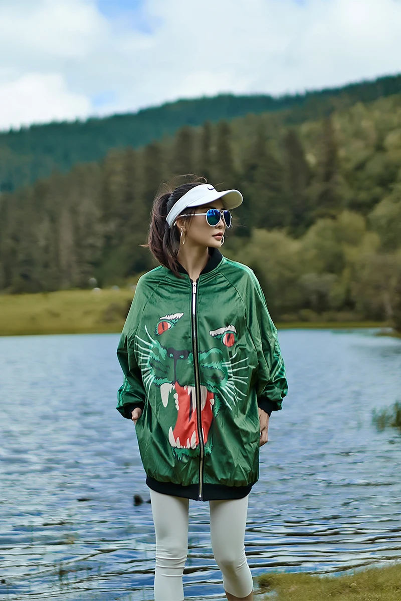 European and American jackets new tide brand long zip cardigan green tiger velvet jacket punk women
European and American jackets new tide brand long zip cardigan green tiger velvet jacket punk women