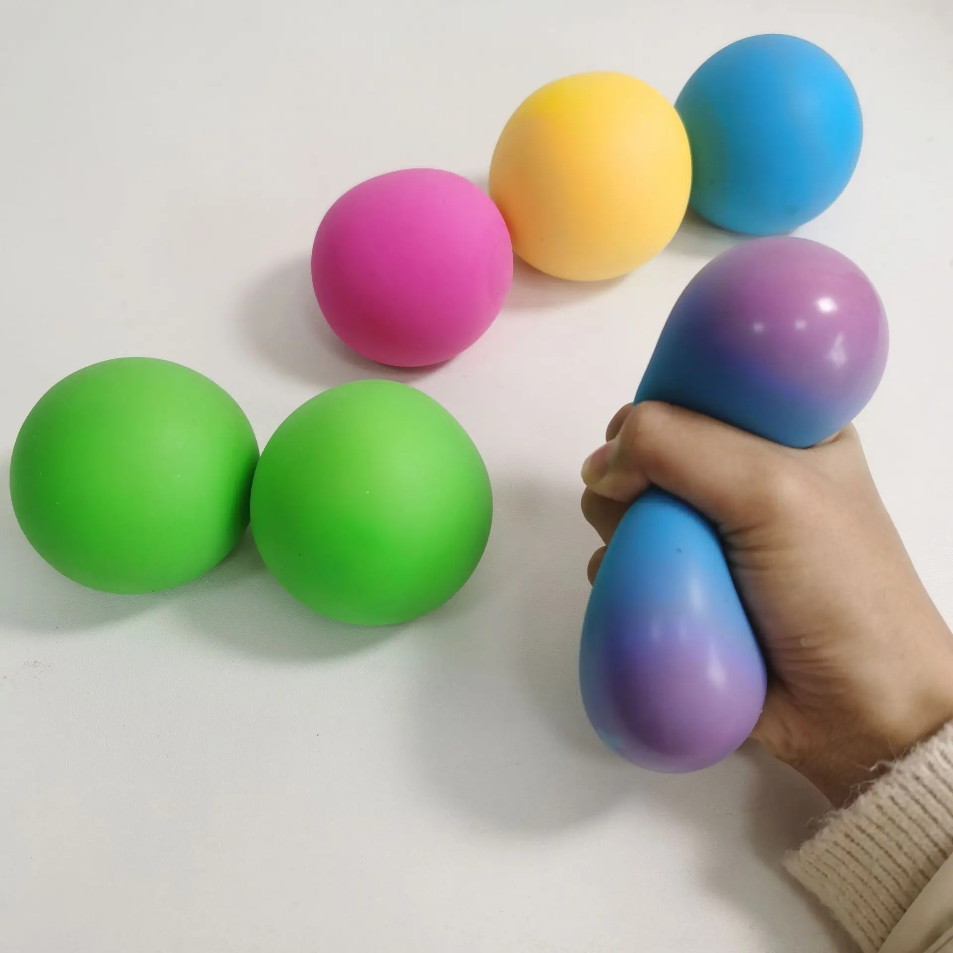 4Pcs Colorful TPR Decompression Vent Ball Filler Funny Adults Kids Squeeze Balls Color-changing Soft EVA Filled Toy Balls
4Pcs Colorful TPR Decompression Vent Ball Filler Funny Adults Kids Squeeze Balls Color-changing Soft EVA Filled Toy Balls