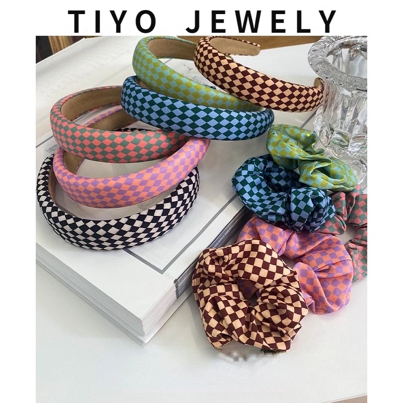 Retro Women Hair Bands Fashion Jewelry Pink Green Blue Black Plaid Hair Accessories Headband For Girl Gift Ornaments Headwear
Retro Women Hair Bands Fashion Jewelry Pink Green Blue Black Plaid Hair Accessories Headband For Girl Gift Ornaments Headwear
