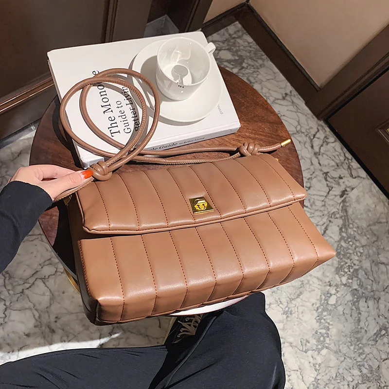 2021 fashion new high quality PU leather ladies elegant female clamshell square bag designer handbag travel chain messenger bag
2021 fashion new high quality PU leather ladies elegant female clamshell square bag designer handbag travel chain messenger bag