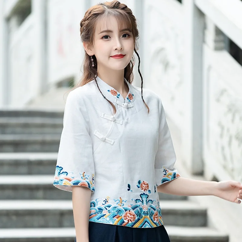 2021 Traditional Chinese Clothing Women Cheongsam Top Embroidery Mandarin Collar Vintage Shirt Blouse Ladies Chinese
2021 Traditional Chinese Clothing Women Cheongsam Top Embroidery Mandarin Collar Vintage Shirt Blouse Ladies Chinese