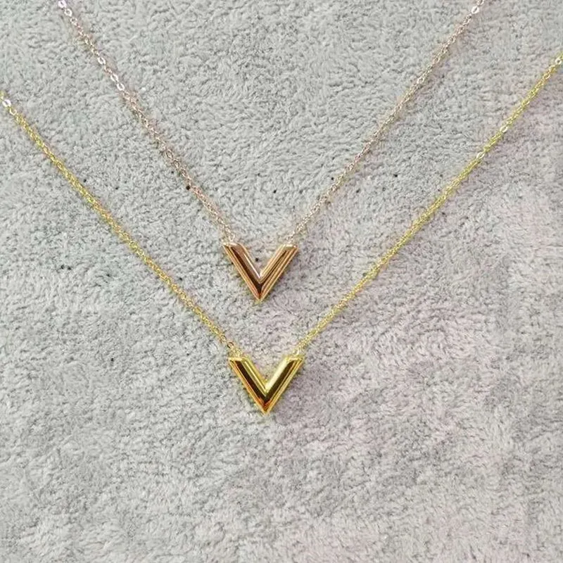 Stainless Steel Letter V Necklace Women Girl Gold/Rose Gold Alphabet Pendant Famous Brand Jewelry Best Gift For Friend
Stainless Steel Letter V Necklace Women Girl Gold/Rose Gold Alphabet Pendant Famous Brand Jewelry Best Gift For Friend