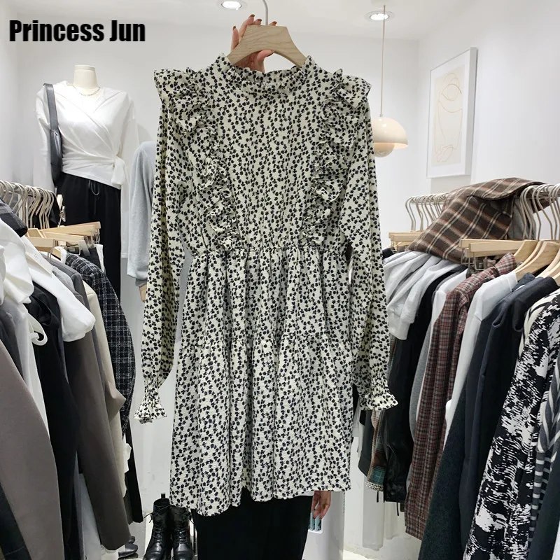 Women French Prairie Floral Print Mini A Line Dress New Spring Autumn Ruffled Long Sleeve Bottoming Dress Retro Lotus Leaf Dress
Women French Prairie Floral Print Mini A Line Dress New Spring Autumn Ruffled Long Sleeve Bottoming Dress Retro Lotus Leaf Dress