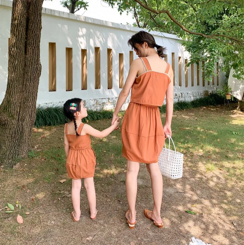 Mothers and grils style 2 pcs set crop top+skirt fashion cotton 2020 summer
Mothers and grils style 2 pcs set crop top+skirt fashion cotton 2020 summer