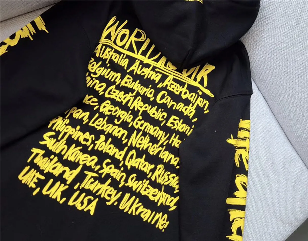 Men VETEMENTS Hoodies Women Black VETEMENTS World Tour Hoodies Yellow Print VTM Sweatshirts Oversize VTM Pullovers
Men VETEMENTS Hoodies Women Black VETEMENTS World Tour Hoodies Yellow Print VTM Sweatshirts Oversize VTM Pullovers