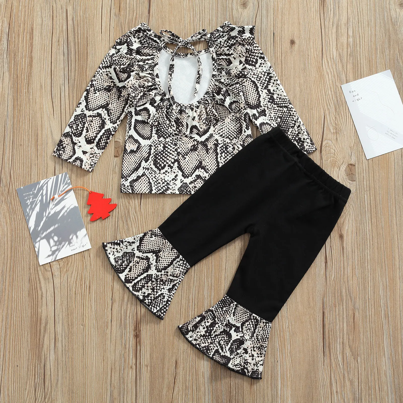 Kids Snake Skin Pants Set, Long Sleeve Round Neck Long Patchwork Bell-bottoms Pants, Kids Clothing
Kids Snake Skin Pants Set, Long Sleeve Round Neck Long Patchwork Bell-bottoms Pants, Kids Clothing