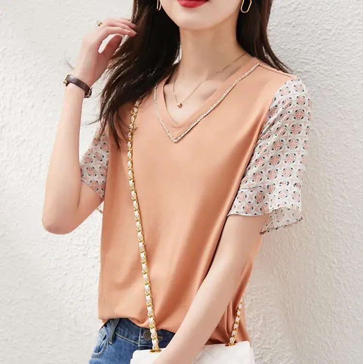 2021 summer new geometric printed lotus leaf sleeves V-neck short-sleeved T-shirt women show thin fake two-piece clothes
2021 summer new geometric printed lotus leaf sleeves V-neck short-sleeved T-shirt women show thin fake two-piece clothes