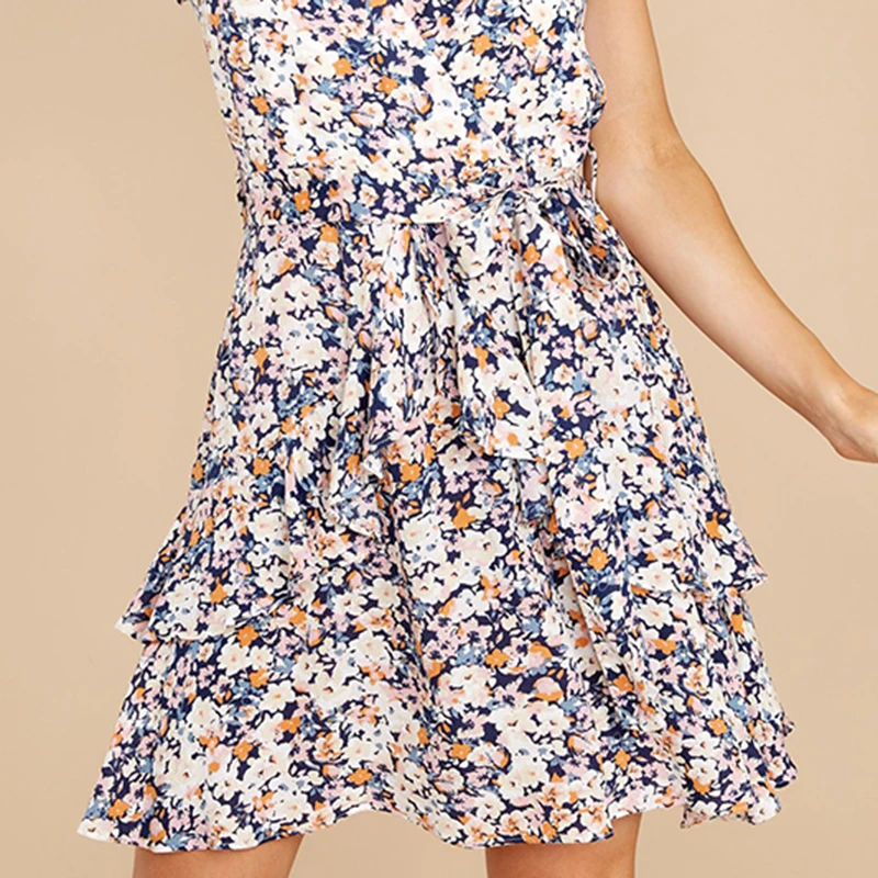 V Neck Summer Women Dress New 2021 Short Sleeve Floral Print High Waist A-Line Casual Dresses Elegant Party Female Mini Vestidos 
V Neck Summer Women Dress New 2021 Short Sleeve Floral Print High Waist A-Line Casual Dresses Elegant Party Female Mini Vestidos