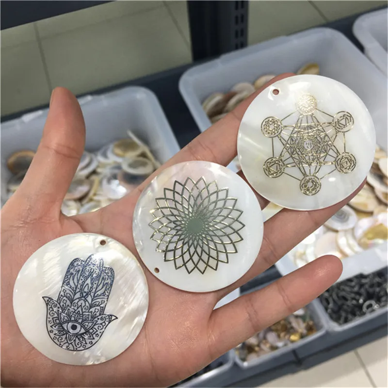 Healing Crystals Jewelry With Print Natural Round Shaped Conch Shell Pendants For Gift
Healing Crystals Jewelry With Print Natural Round Shaped Conch Shell Pendants For Gift