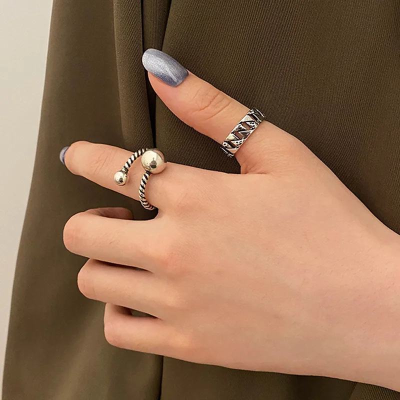 Couple Ring For Men And Women Vintage Ring Adjustable Opening Versatile Temperament European And American Style 2021 New Fashion
Couple Ring For Men And Women Vintage Ring Adjustable Opening Versatile Temperament European And American Style 2021 New Fashion