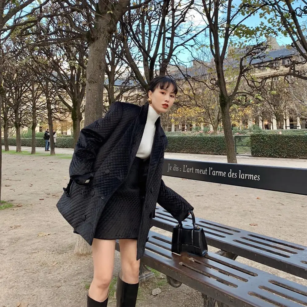Warm Women Winter Velvet Coat Thicken Cotton Parkas Down Jacket Fashon winter Suits Collar Jacket & Femal 2021 high quality
Warm Women Winter Velvet Coat Thicken Cotton Parkas Down Jacket Fashon winter Suits Collar Jacket & Femal 2021 high quality