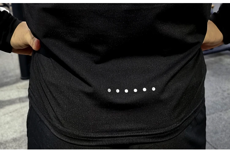 2021 Quick Dry Running Shirt Men Bodybuilding Soccer Sport Tight Stretch T-shirt Long Sleeve Gym Fitness Zipper Autumn Winter
2021 Quick Dry Running Shirt Men Bodybuilding Soccer Sport Tight Stretch T-shirt Long Sleeve Gym Fitness Zipper Autumn Winter