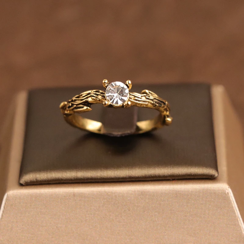 Fashion Luxury Vintage Women Ring Classic Simple Gold Silver Color Women Ring Accessories Jewelry for Women Best Gift
Fashion Luxury Vintage Women Ring Classic Simple Gold Silver Color Women Ring Accessories Jewelry for Women Best Gift