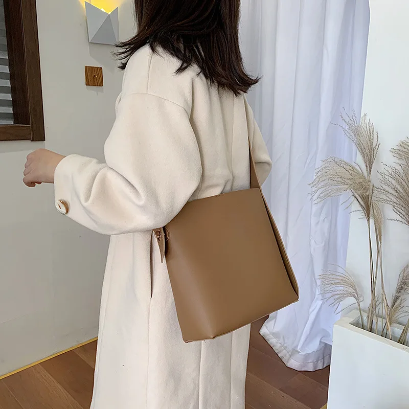 Designer Bags Famous Brand Women Bags 2020 Luxury Brand Shoulder For Women High Quality Bucket Bag Simple Stlye Totes Bag
Designer Bags Famous Brand Women Bags 2020 Luxury Brand Shoulder For Women High Quality Bucket Bag Simple Stlye Totes Bag