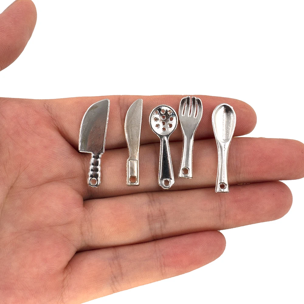 5Pcs 1/12 Doll House Miniature Metal Tableware Simulation Knife Fork Spoon Model Toys for Mini Decoration Dollhouse Accessories 
5Pcs 1/12 Doll House Miniature Metal Tableware Simulation Knife Fork Spoon Model Toys for Mini Decoration Dollhouse Accessories