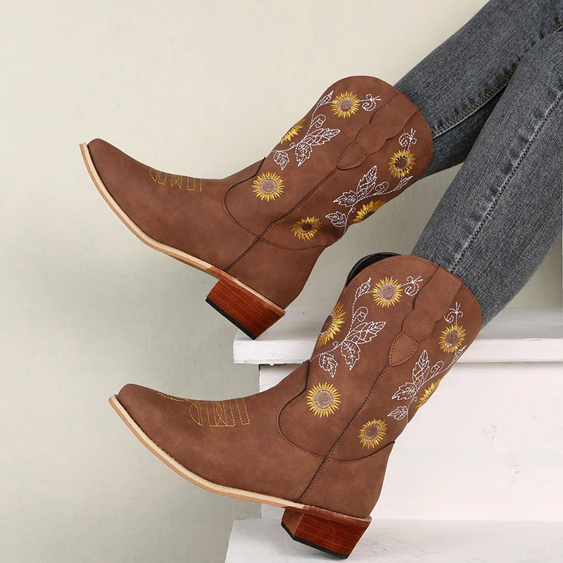 Women Boots Winter Embroider 2022 New Fashion Retro Knight Female Western Mid Calf Slip on
Women Boots Winter Embroider 2022 New Fashion Retro Knight Female Western Mid Calf Slip on